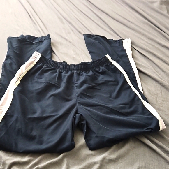 Nike Pants - Medium (8-10) Nike Athletic Pants‎